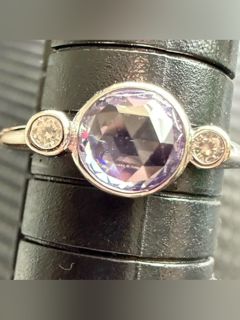 Sterling Silver Ring with Purple Gem and Accent Stones size 7 *NEW